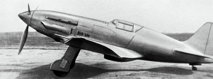 Tiêm kích MiG-1 (I-200) do nhà thiết kế Mikoyan và Cục thiết kế Gurevich phát triển. MiG-1 cất cánh bay lần đầu tiên vào ngày 5/4/1940.