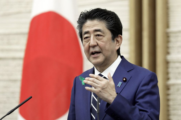 Ngày 28/8, Thủ tướng Nhật Bản Shinzo Abe chính thức tuyên bố từ chức. Nhà lãnh đạo 65 tuổi mắc chứng viêm loét đại tràng kinh niên.