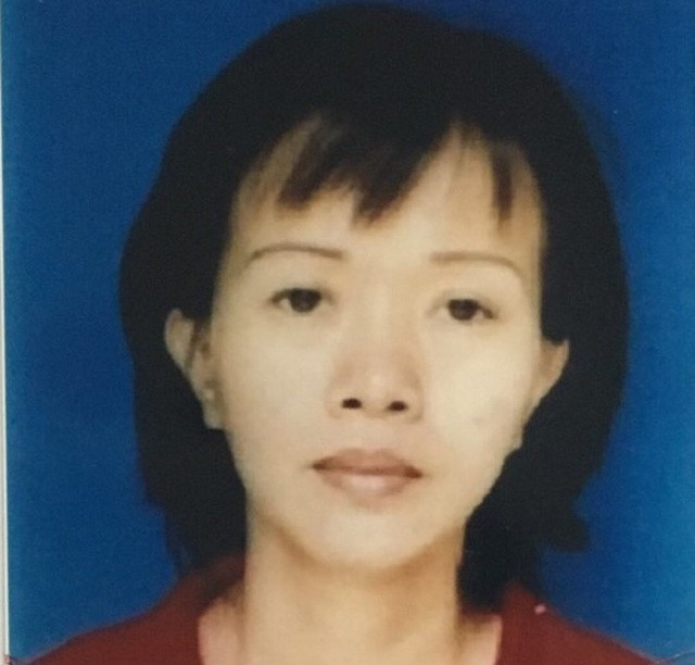 8. Truy tìm giám đốc Công ty BĐS Sài Gòn Phú Nhuận: Công an TPHCM truy tìm bà Nguyễn Thị Thu Hương, Giám đốc Công ty Bất động sản Sài Gòn Phú Nhuận. Bà Hương và ông Nhân (cùng công ty) tự nhận khu đất trống 2.000m2 ở Bình Chánh là của mình và nhận đặt cọc của vợ chồng ông H. 4,86 tỷ đồng. Mỗi lần giao tiền đều có phiếu thu, chữ ký và dấu của công ty. Tuy nhiên, mảnh đất lại là của một người khác, chủ lô đất xác nhận không bán cho Sài Gòn Phú Nhuận. >>> Mời bạn đọc xem thêm video: Hàng trăm người ở Quảng Ninh trắng tay vì vỡ hụi | VTC14