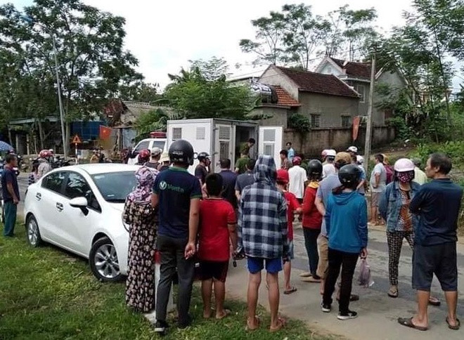 7. Đánh chết người tạo hiện trường giả: Công an tỉnh Nghệ An tạm giữ Nguyễn Đức Thủy (36 tuổi, người địa phương) để điều tra về hành vi giết người. Rạng sáng 21/8, người dân phát hiện anh Võ Hiếu Hà (36 tuổi) tử vong ở phường Quang Phong, thị xã Thái Hòa trong tình trạng bị xe máy đè lên. Tuy nhiên công an nghi ngờ nên điều tra, bắt được Thủy. Thủy khai, do mâu thuẫn cá nhân nên dùng xẻng đánh chết anh Hà, sau đó tạo hiện trường giả vụ tai nạn giao thông.