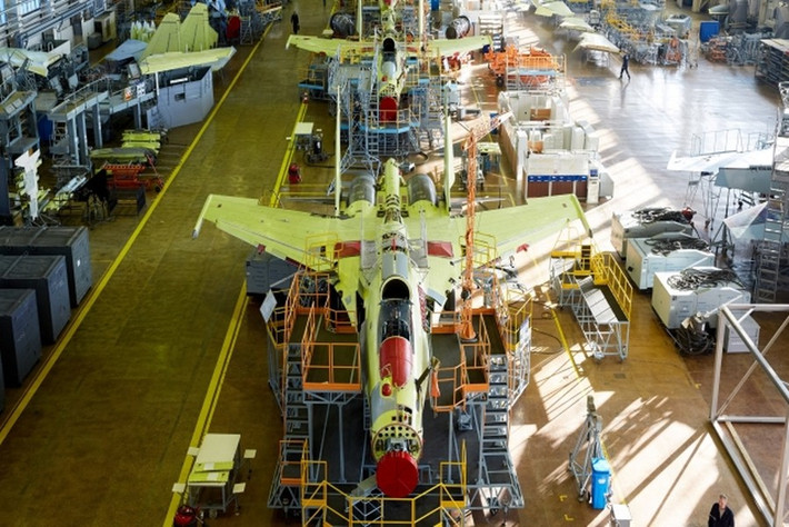 Tiêm kích đa năng Su-35 dự kiến sẽ được các nhà máy trực thuộc tổ hợp công nghiệp quốc phòng Nga đẩy mạnh sản xuất trong thời gian tới nhằm đáp ứng yêu cầu từ không quân nước này.