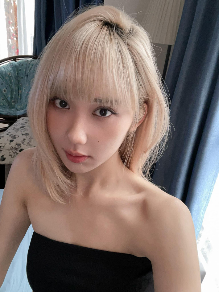 Thân hình, thần thái của Mina Young đã khiến các fanboy "đứng ngồi không yên".