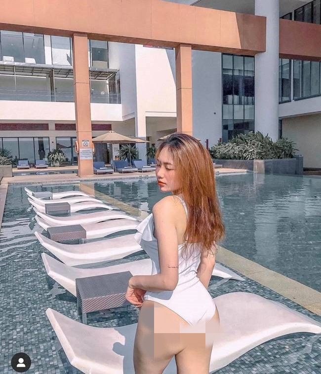 Mỹ nữ xứ biển chinh phục cộng đồng mạng bởi làn da trắng hồng mướt mắt, body căng tràn sức sống và vòng ba chạm ngưỡng 1 mét.
