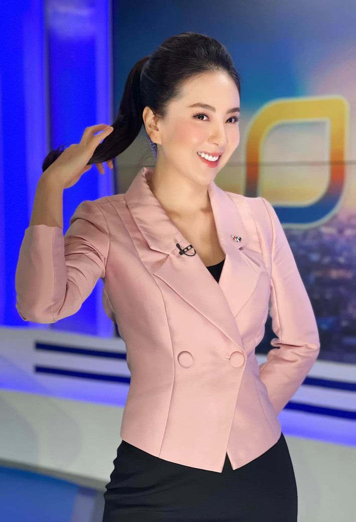 Là nữ MC xinh đẹp nổi tiếng hàng đầu VTV, BTV/MC Mai Ngọc ngày càng thăng hạng về nhan sắc.