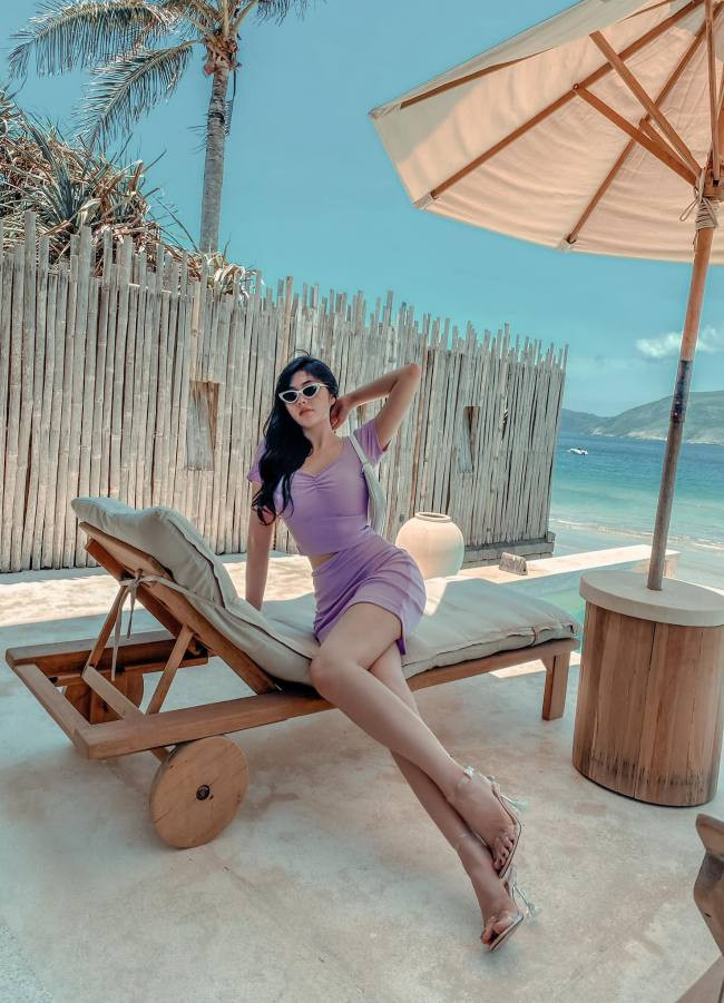 Đặc biệt, càng ngày cô càng trở nên táo bạo, quyến rũ và nóng bỏng hơn. Ảnh: FBNV