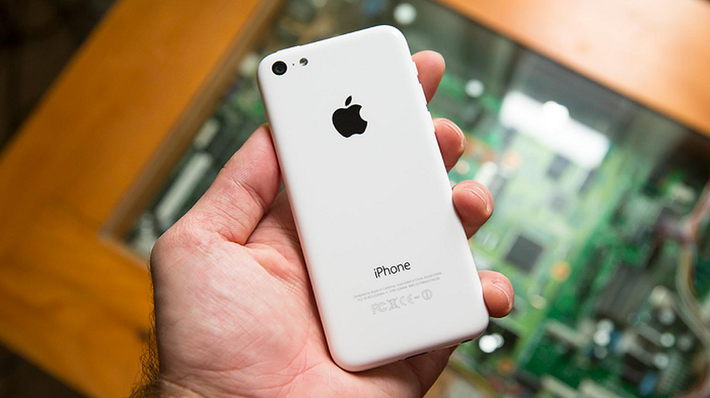 Dù chưa biết các cạnh sẽ thay đổi ra sao nhưng việc thay đổi thiết kế cho iPhone 15 là hoàn toàn hợp lý. Bởi lẽ Apple luôn có quy tắc cho các sản phẩm của mình: iPhone 6, iPhone 7 và iPhone 8 có thiết kế giống nhau; iPhone X, iPhone XS và iPhone 11 có thiết kế giống nhau; iPhone 12, iPhone 13 và bây giờ là iPhone 14 về cơ bản giống nhau.