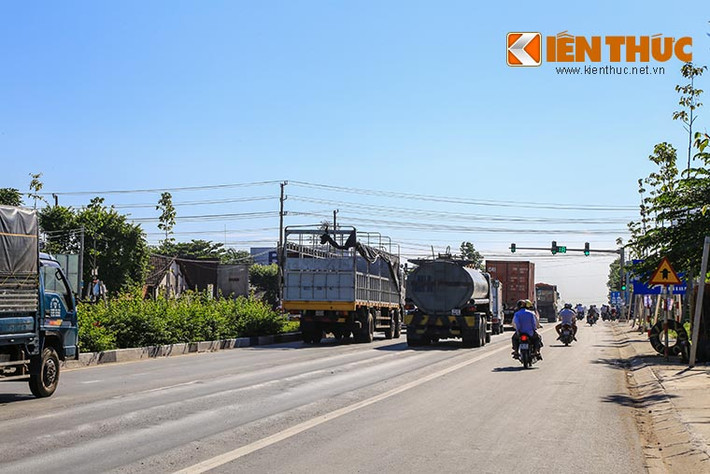 Tuy nhiên, tuyến đường này vừa được khánh thành và đưa vào sử dụng ngày 13/10/2015. Việc thông xe mới được hơn 1 tháng đã có nhiều hư hỏng, xuống cấp khiến người dân tỏ ra lo ngại về chất lượng của con đường nghìn tỉ này.