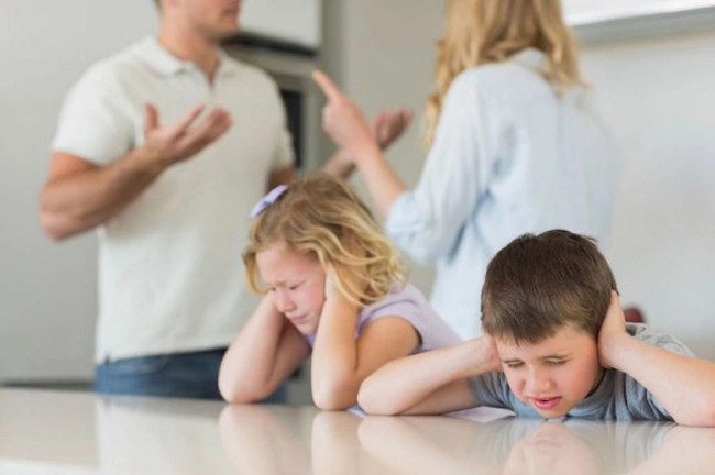 Người xưa cũng nói: "Đằng sau một người đàn ông thành đạt luôn có một người vợ luôn âm thầm nhường nhịn" và đằng sau người phụ nữ thành đạt chắc chắn cũng sẽ có người đàn ông bao dung.