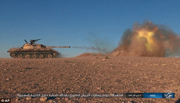 IS tuyên bố đã sử dụng xe tăng T-72 trong lần đánh vào Palmyra. Ảnh Daily Mail