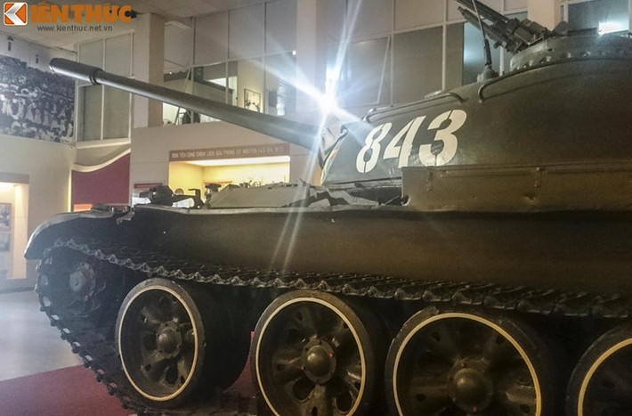 T54B số hiệu 843 là chiếc xe tăng của Liên Xô viện trợ cho ta trong cuộc kháng chiến chống Mỹ cứu nước.