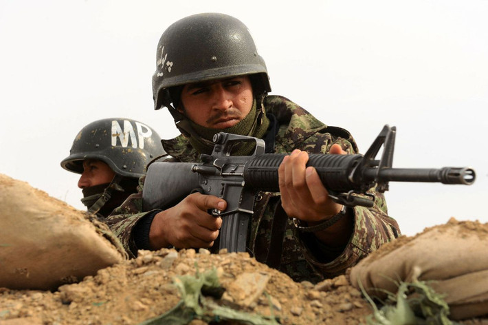 Phía Afghanistan cũng khẳng định, nhóm Taliban cùng lực lượng Daesh phải chịu trách nhiệm về hai vụ khủng bố gần đây nhắm vào dân thường vô tội. Tuy nhiên Taliban một mực từ chối không dính líu đến những vụ khủng bố này. Nguồn ảnh: Pinterest.