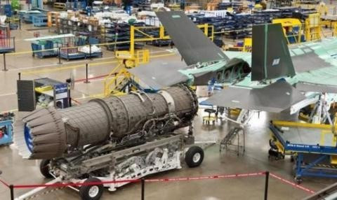Có được điều này là do F-35I được trang bị động cơ F-135 với lực đẩy tối đa 191 kN, đây cũng là loại động cơ mạnh nhất dành cho máy bay chiến đấu.