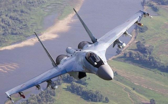 Nhược điểm lớn nhất của chiến đấu cơ Nga nằm ở diện tích phản xạ radar quá lớn, lên tới 12 - 14 m2, trong khi đó chỉ số của F-22 chỉ vào khoảng 0,001 m2, khiến chúng dễ bị thấy trước và bắn trước.