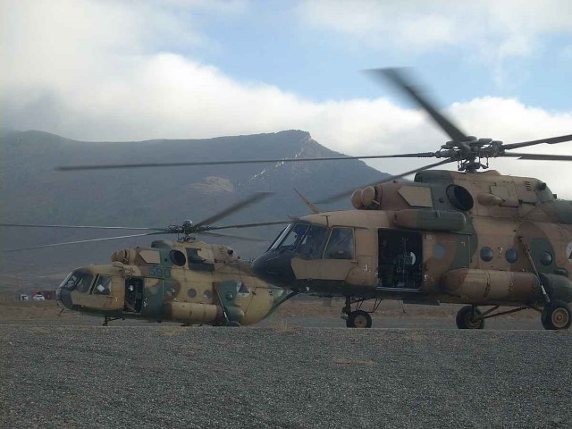 Trong tình thế hiện tại, trang bị của quân kháng chiến Afghanistan (tàn quân Afghanistan) vẫn được đánh giá là nhỉnh hơn so với Taliban. Cụ thể, lực lượng này vẫn còn hàng chục cường kích cơ hoạt động được, kèm theo đó là nhiều loại trực thăng các loại.