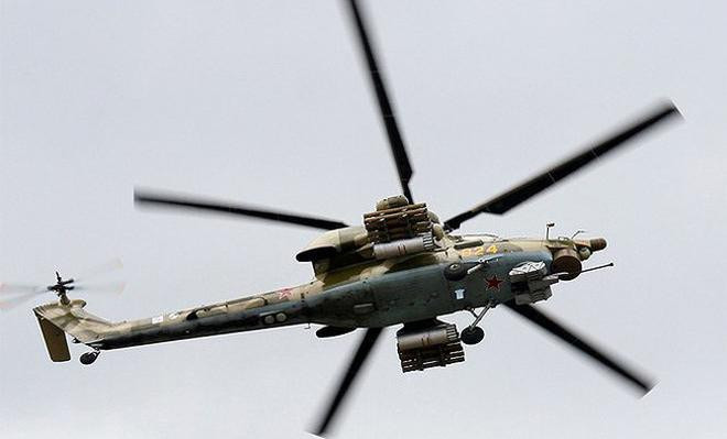 Hệ thống kính ngắm đêm của Mi-28N cho phép phi công thấy được xe cơ giới, bao gồm cả xe bán tải loại nhỏ ở khoảng cách trên 15 km.