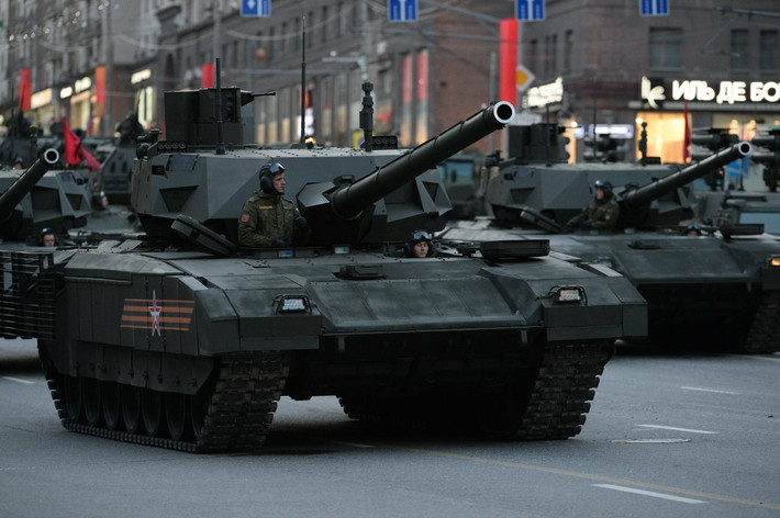 Ngoài ra, bất chấp việc xe tăng T-14 Armata có thiết kế cực kỳ hiện đại, cái giá của loại xe tăng này vẫn rất rẻ, ước tính chỉ vào khoảng 4 triệu USD cho mỗi chiếc.