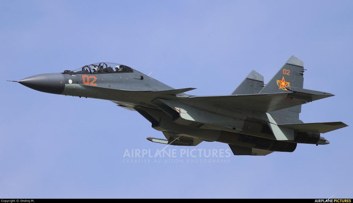 “Chiếc chiến đấu cơ này của Nga có rất nhiều điểm tương đồng với F-15E Strike Eagle của Mỹ, khi tỏ ra hiệu quả cho cả không chiến và thực hiện các cuộc tấn công mặt đất với độ chính xác cao".