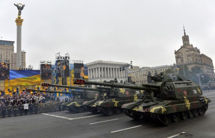 Trong lúc này, bất ngờ xuất hiện thông tin cho biết nhà lãnh đạo Ukraine - Tổng thống Volodymyr Zelensky sẽ thiết quân luật trên toàn bộ lãnh thổ Ukraine vào ngày 1/12.