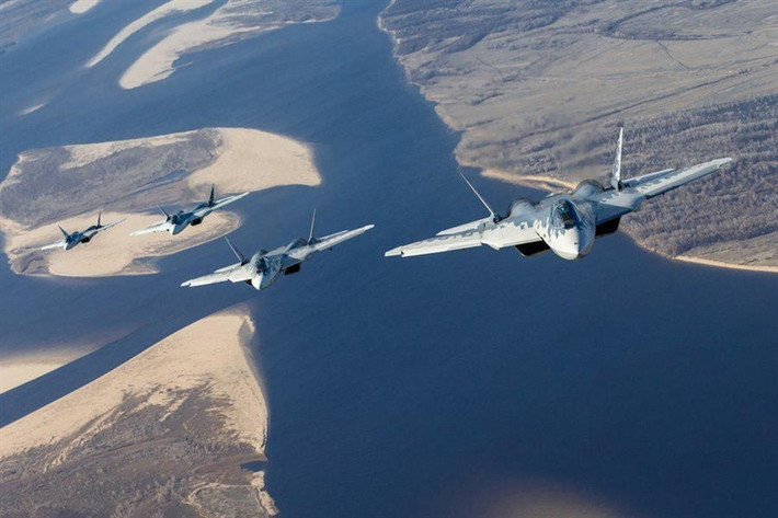 Hai tác giả này kết luận: "Ngay cả khi được phát triển hoàn chỉnh, Su-57 có thể có hiệu suất tương tự như một máy bay tiêm kích hạng nặng thế hệ thứ tư nâng cấp khác là F-15EX, không có khả năng tàng hình như F-35, nhưng được trang bị hệ thống điện tử hàng không tương tự".
