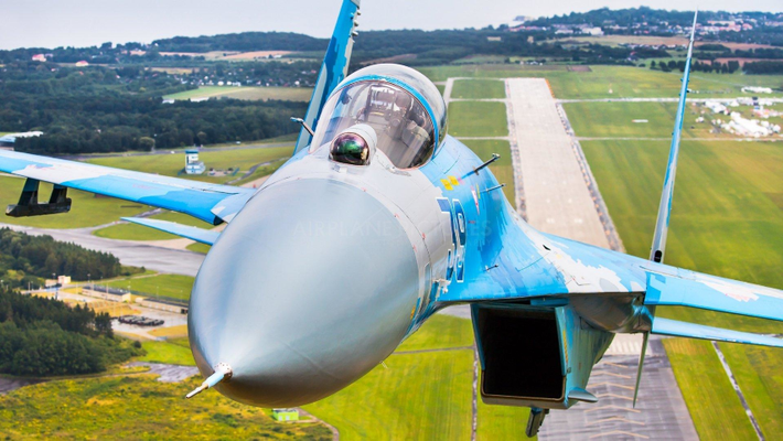 Tiêm kích Su-27 được đánh giá là một trong những tiêm kích thế hệ thứ 4 thành công nhất thế giới.