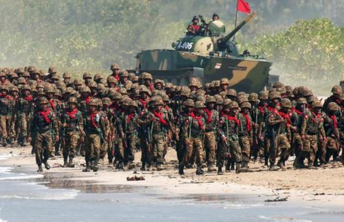 Quân số của Quân đội Myanmar hiện tại là 405.000 người, tuy nhiên số liệu về quân số dự bị của quốc gia này lại không được công bố.