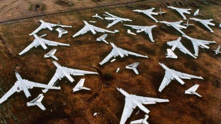 Trong kho vũ khí của Không quân Liên Xô không thể không kể đến Myasishchev M-4 Molot. Đây là loại máy bay ném bom xuyên lục địa đầu tiên trên thế giới.