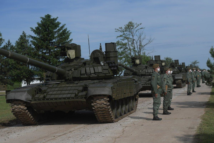 Vũ khí chính của T-72MS "Đại bàng trắng" là khẩu pháo 125 mm nòng trơn 2A46M, dĩ nhiên nó có sức mạnh không bằng loại 2A46M-5 cải tiến lắp trên T-72B3 hay T-90, nhưng vẫn tỏ ra rất đáng gờm.