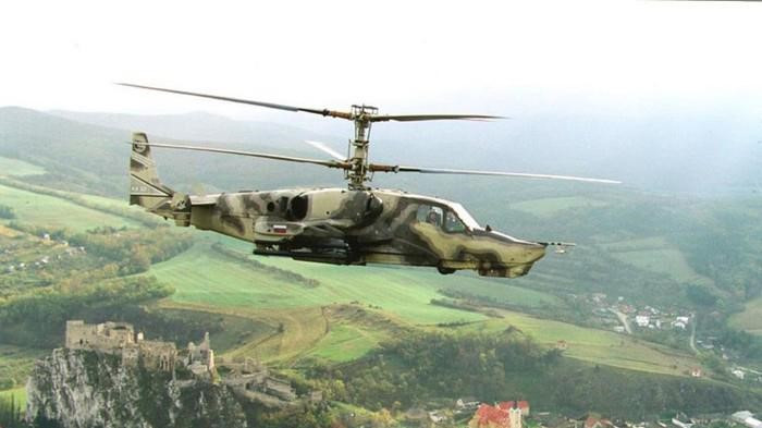 Trực thăng tấn công Ka-50 Black Shark được trang bị hệ thống roto đúp đồng trục quay ngược chiều do đó không cần roto đuôi để giữ ổn định máy bay.