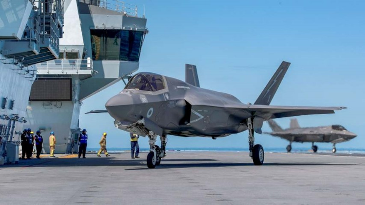 Chiếc chiến đấu cơ F-35B tới nay đã nằm dưới đáy biến hơn một tuần, nhưng vẫn chưa được trục vớt, khiến Anh và Mỹ lo ngại, các công nghệ bí mật có thể rơi vào tay nước ngoài.