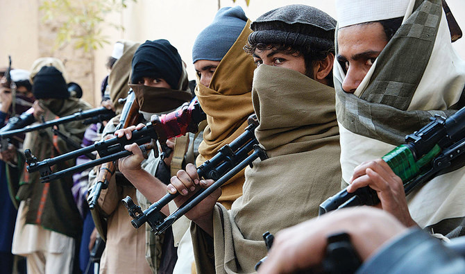 Còn ở thời điểm hiện tại, khi những binh lính Afghanistan đứng vào hàng ngũ quân kháng chiến, họ đã gần như không còn đường lui, hoặc lựa chọn chiến đấu tới cùng với Taliban - nên tinh thần chiến đấu đã khác biệt hoàn toàn - từ lính cho tới chỉ huy.