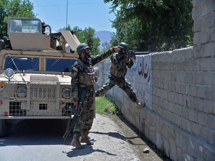 Quay trở lại với thông tin về vụ tấn công vừa diễn ra tại Panjshir khiến ít nhất 200 tay súng Taliban bị tiêu diệt, tờ Avia của Nga cho biết, đây là một vụ phục kích có chủ đích do quân chính phủ Afghanistan dàn dựng.
