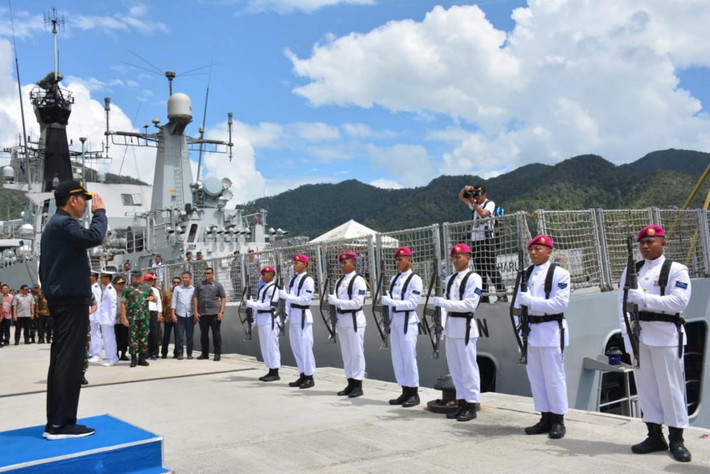 Một trong những cách mà Mỹ có thể sử dụng để tăng cường tầm ảnh hưởng của mình, tới khu vực Đông Nam Á và biển Đông - một phần rất quan trọng của tuyến đường dầu mỏ - đó là hút các quốc gia trong khu vực, về với liên minh của mình.