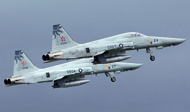 Theo thông tin được tờ Taiwannews đăng tải, hai tiêm kích F-5E của lực lượng phòng vệ trên không Đài Loan, đã đâm nhau trong một chuyến bay tập vào chiều qua ngày 22/3 theo giờ địa phương.