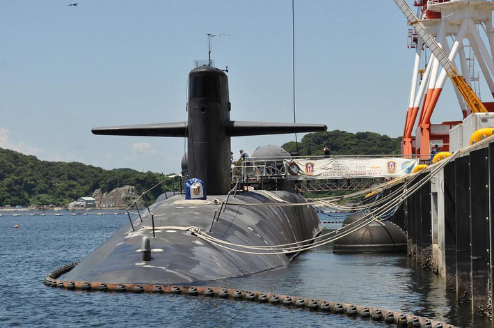 Ngoài ra, tàu USS Ohio còn đủ chỗ và thiết bị để trở thành một trung tâm chỉ huy và kiểm soát các hoạt động trên bờ biển trong khi nó vẫn duy trì trạng thái lặn dưới nước.