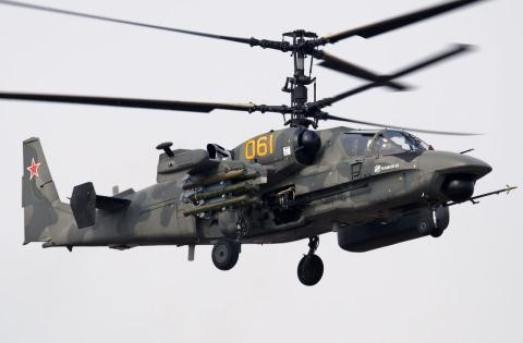 Hermes hoạt động như sau: Radar (hay UAV) sục sạo, tìm kiếm mục tiêu. Phóng - tên lửa với tốc độ hơn 1.000 m/s (tức là gấp 3 lần tốc độ âm thanh) bay đến khu vực đã định và tự tìm kiếm mục tiêu ở đó. Khi xác định được các tọa độ của mục tiêu và vector chuyển động (đối với trực thăng còn thêm cả độ cao), tên lửa Hermes ngóc lên cao, sau đó lao bổ nhào thẳng đứng xuống mục tiêu không để nó cơ hội nào tránh thoát.