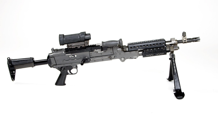 M240G là phiên bản dùng trên bộ của M240. Để sử dụng trên mặt đất thì cần lắp thêm bộ Egress Package (giống M240D) cho M240G.
