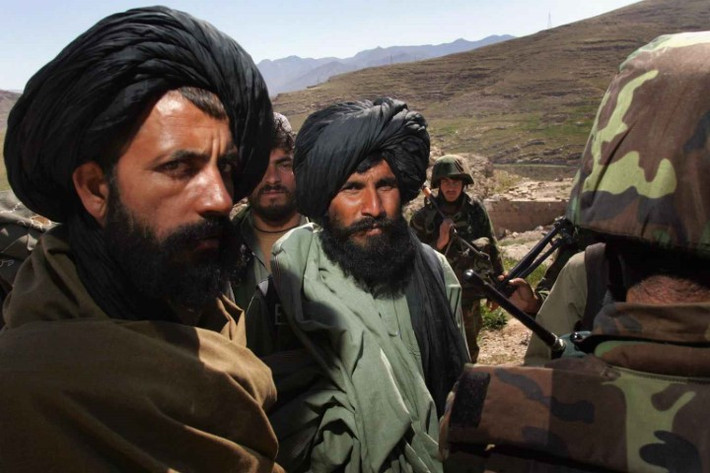 Chuyên gia quân sự của tờ Avia phân tích rằng, Taliban tỏ ra không ưa gì người láng giềng Uzbekistan, do quốc gia này đã đón nhận rất nhiều tàn quân của quân chính phủ Afghanistan cũ.