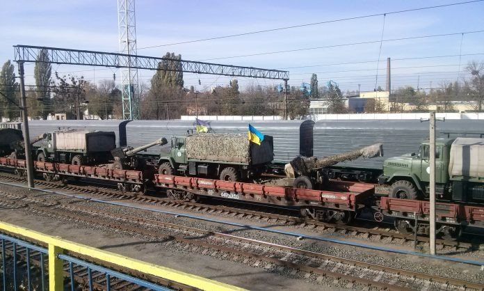 Trước đó, ước tính Kiev đã đặt ở khu vực Donbass khoảng 120 xe tăng các loại. Việc lực lượng thiết giáp Ukraine tăng cường quân số gấp ba lần ở khu vực này, cho thấy rất có thể, một cuộc càn quét quy mô lớn sắp xảy ra.