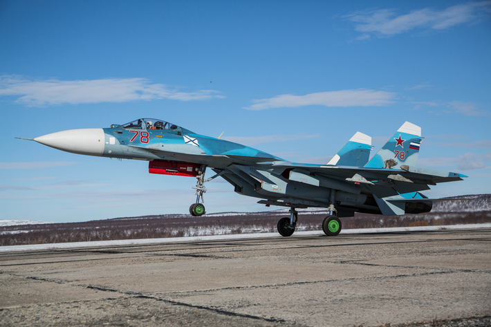 Tờ Business Insider trích nguồn thạo tin cho biết, tiêm kích hạm Su-33 của Nga sẽ có thể được nâng cấp lên phiên bản mới, để phù hợp hơn với tàu sân bay tương lai của nước này.