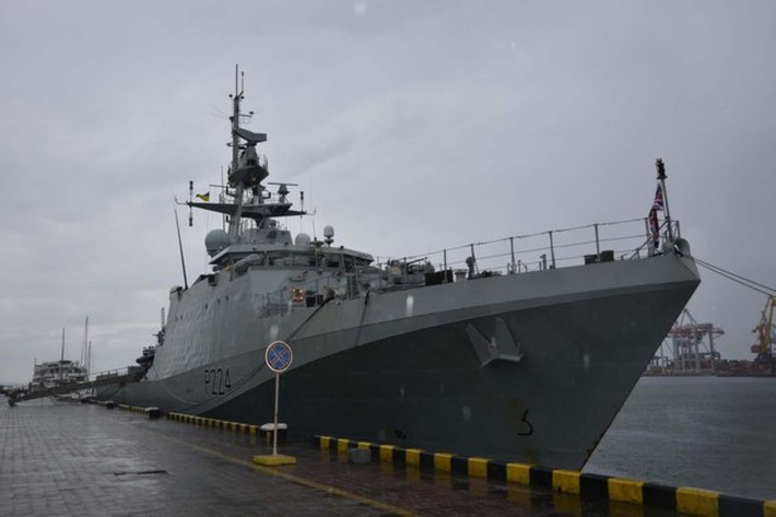 Cụ thể, dù có độ giãn nước lên tới 2.000 tấn, trang bị vũ khí của tàu HMS Trent lại cực kỳ nghèo nàn. Loại tàu tuần tra này chỉ mang theo một vũ khí duy nhất, đó là khẩu pháo 30mm DS30B.