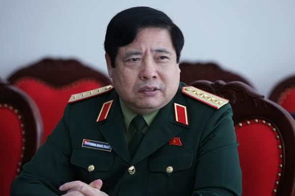 Trong giai đoạn từ năm 1967 tới năm 1970, đồng chí Phùng Quang Thanh giữ chức vụ chiến sĩ, Tiểu đội phó rồi Tiểu đội trưởng, Tiểu đoàn 9, Trung đoàn 64, Sư đoàn 320, trực tiếp tham gia cuộc kháng chiến chống Mỹ cứu nước.