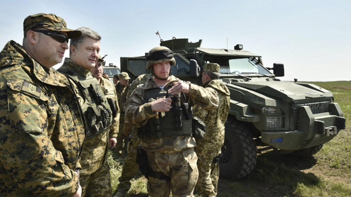 “Dự báo ngoài những lời hứa chung chung tiếp theo được đưa ra, chính quyền Ukraine sẽ không nhận được bất cứ thứ gì cụ thể, đặc biệt là ‘nguồn tài trợ như Afghanistan’ mà họ vẫn hằng mong đợi”, trang Reporter của Nga nhận định.