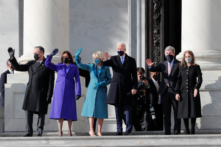 Những khoảnh khắc đầu tiên của ông Joe Biden cùng đệ nhất phu nhân Jill Biden tại Điện Capitol.