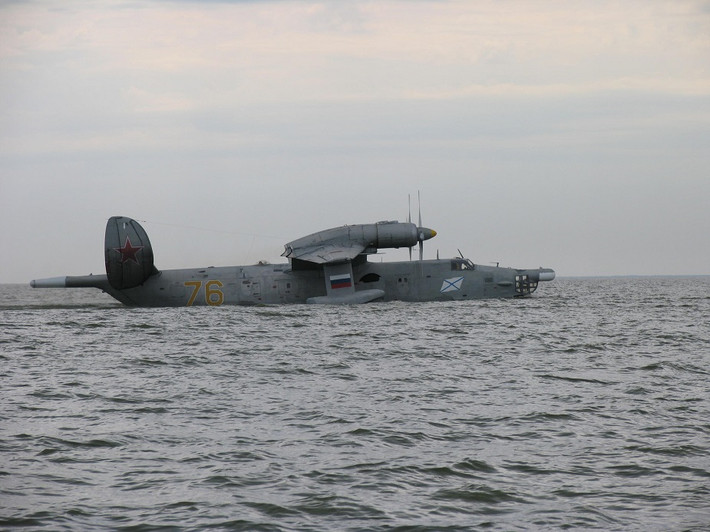 Ngoài nhiệm vụ săn ngầm, Beriev Be-12 còn rất thích hợp với nhiệm vụ cứu hộ trên biển, khi nó có khả năng hạ cánh thẳng xuống mặt nước để cứu hộ, trong khi tầm bay lại lớn hơn và tốc độ bay nhanh hơn nhiều so với máy bay trực thăng.