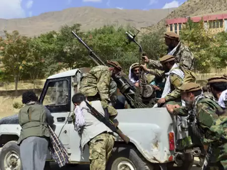 Ngoài việc Iran tuyên bố sẽ sẵn sàng đưa quân sang Afghanistan tham chiến, để đối phó với Taliban. Một thông tin cũng không kém phần gây bất ngờ, đó là chiến đấu cơ Nga đã xuất hiện gần biên giới Afghanistan.