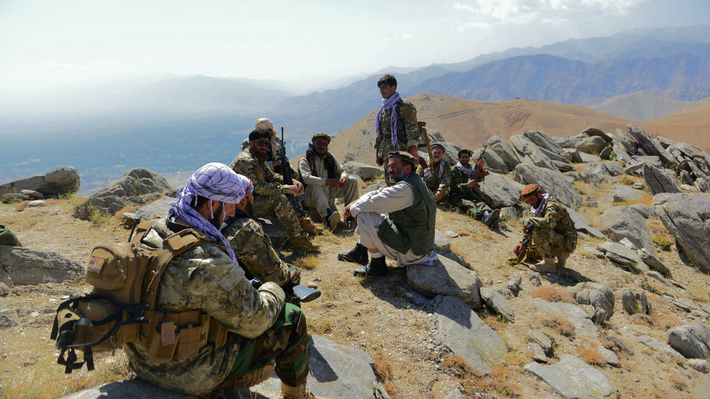 Trong khi vòng vây của Taliban đang ngày càng siết chặt tại thung lũng Panjshir, lối thoát duy nhất của lực lượng quân kháng chiến lúc này chỉ là rút lên phía Bắc, nơi có biên giới của Afghanistan với Tajikistan.