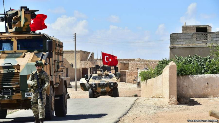 Mới đây nhất, 4 tàu ngầm của Nga được phát hiện đã cập cảng Syria, sẵn sàng triển khai quân bủa vây Địa Trung Hải, nếu khu vực này rơi vào xung đột vũ trang quy mô lớn.