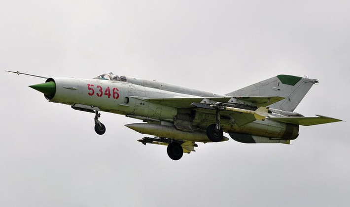 Từ năm 1972 đến năm 1985 Liên Xô đã chế tạo 2.013 chiếc MiG-21Bis với ba cấu hình chủ yếu: sản phẩm “75” cho Không quân của bộ đội Phòng không của Liên Xô (PVO); “75A” cho các nước xã hội chủ nghĩa và “75B” cho các nước tư bản chủ nghĩa và đang phát triển.
