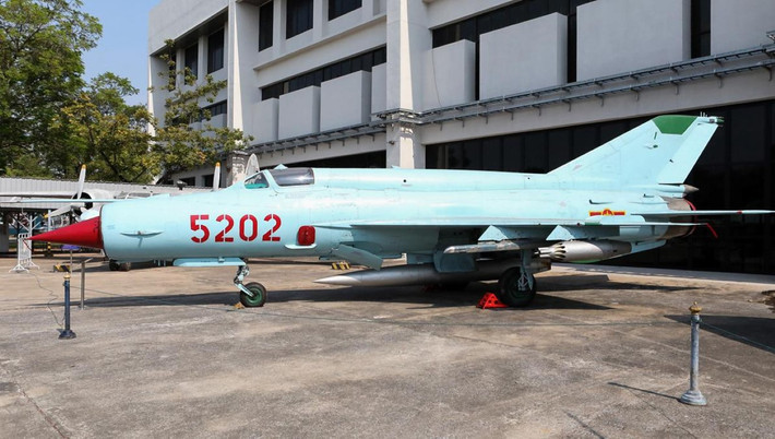 Năng lực tác chiến của MiG-21Bis tương đương với chiến đấu cơ hạng nhẹ F-16A/B của Mỹ.