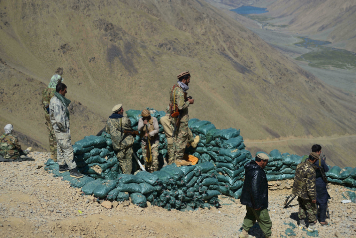 Đầu tiên, cần phải nhắc tới dàn lãnh đạo của quân kháng chiến Afghanistan, tới nay Taliban vẫn chưa đưa ra bất cứ một hình ảnh nào, về việc bắt giữ hay tiêu diệt được những nhân vật lãnh đạo kháng chiến này.